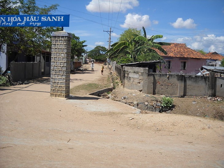 Housing of the Cham people - ảnh 1